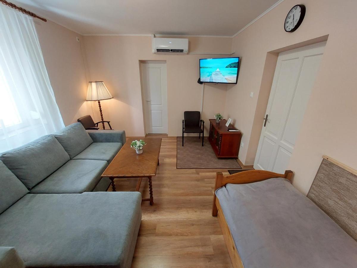 E-Tekergok Haza Hotel Bukkzserc Ruang foto