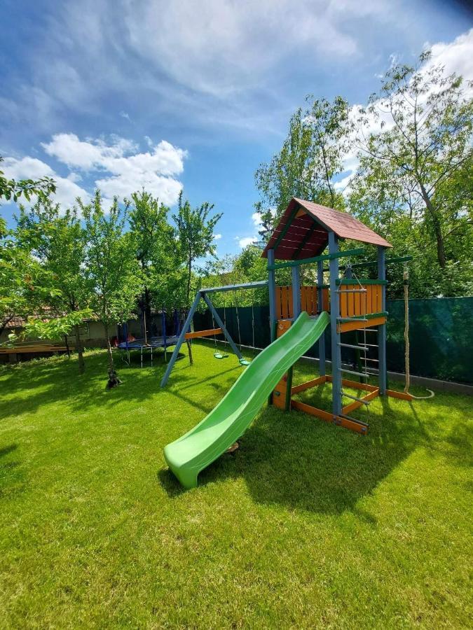E-Tekergok Haza Hotel Bukkzserc Bagian luar foto